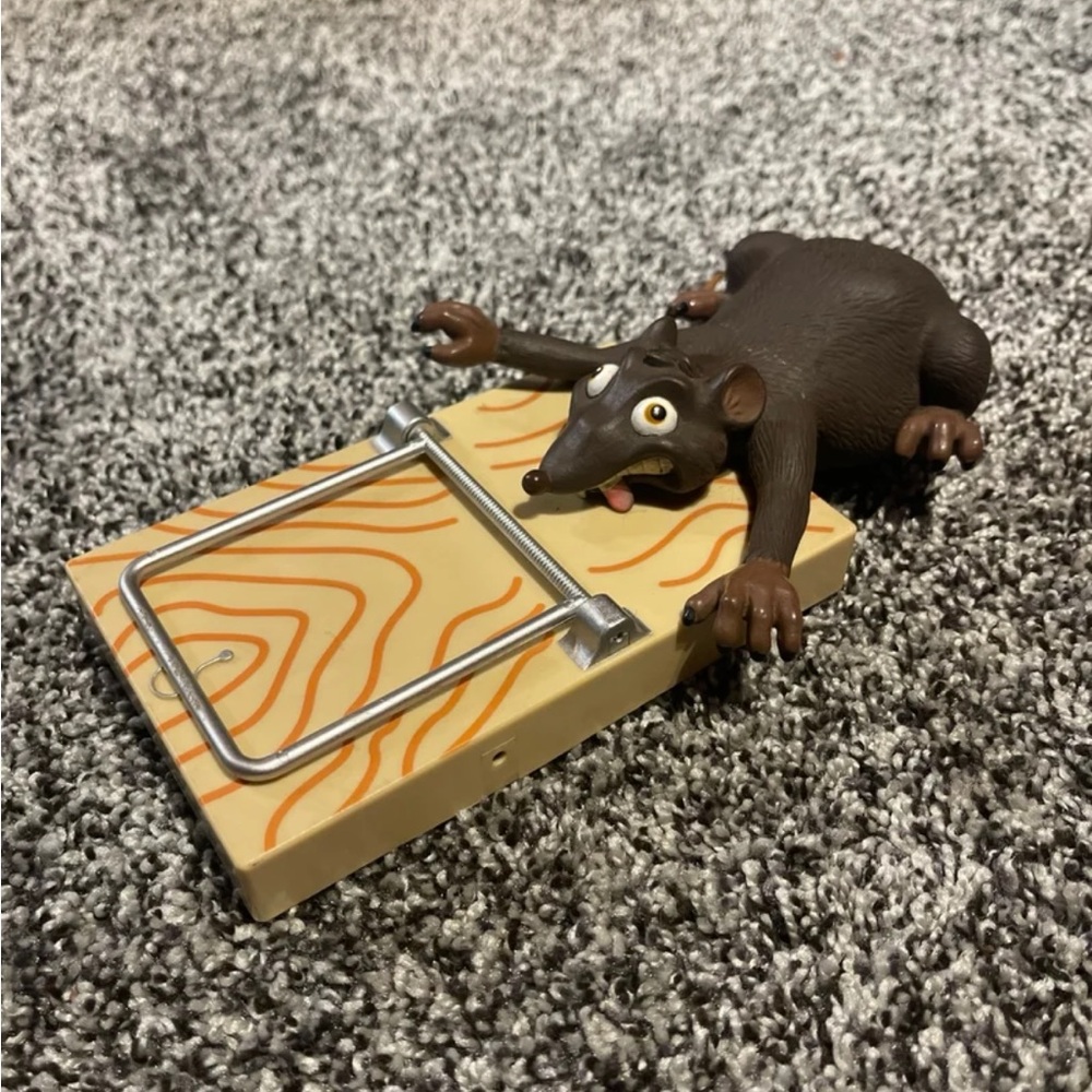 ***SOLD***DO NOT BUY!!***Vintage 2006 RAT IN A TRAP Electronic Sound & Motion